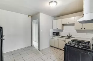 7909 Wanebe Dr, Dallas, TX 75235 - Photo 9