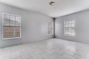 7911 Wanebe Dr, Dallas, TX 75235 - Photo 7