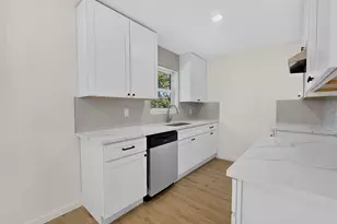1304 Glynn Oaks Dr, Arlington, TX 76010 - Photo 9