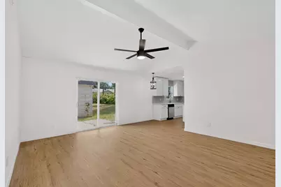 1304 Glynn Oaks Drive, Arlington, TX 76010 - Photo 3