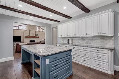 132 S Briaroaks Road, Burleson, TX 76028 - Photo 11