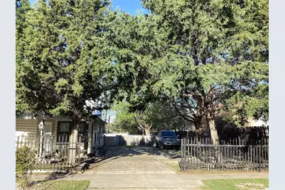 313 SW 6th Street, Grand Prairie, TX 75051 - Photo 3