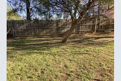 313 SW 6th Street, Grand Prairie, TX 75051 - Photo 29