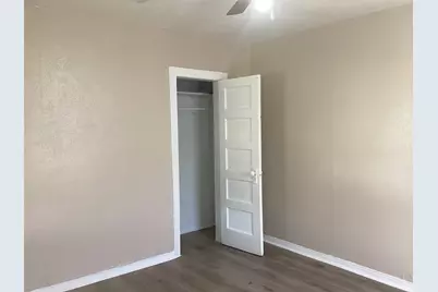 313 SW 6th Street, Grand Prairie, TX 75051 - Photo 17