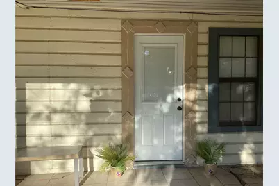 313 SW 6th Street, Grand Prairie, TX 75051 - Photo 1