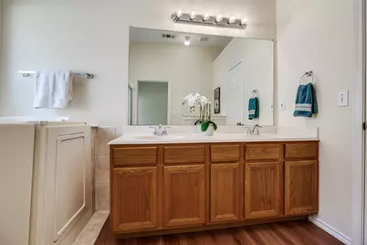 10059 Cambridge Drive, Frisco, TX 75035 - Photo 13