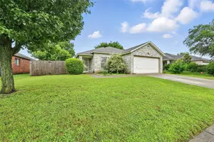 636 Capricorn St, Cedar Hill, TX 75104 - Photo 3
