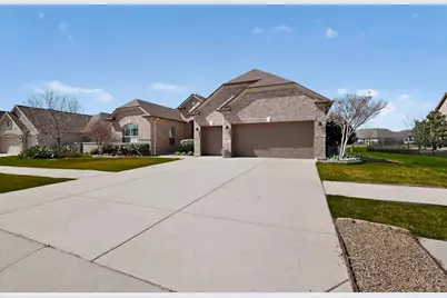 9404 Crestview Drive, Denton, TX 76207 - Photo 3