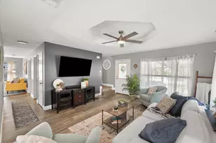 2700 Yorkfield Ct, Arlington, TX 76001 - Photo 3