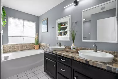 2700 Yorkfield Court, Arlington, TX 76001 - Photo 9