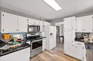 2700 Yorkfield Ct, Arlington, TX 76001 - Photo 5