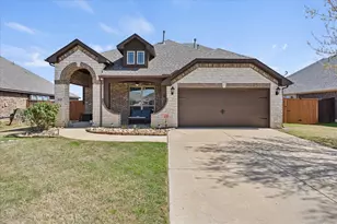 1129 Marigold Dr, Burleson, TX 76028 - Photo 1