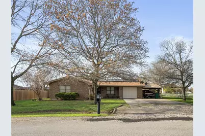 647 W Travis Street, Dublin, TX 76446 - Photo 1