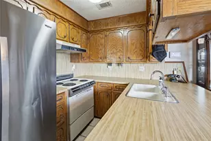 647 W Travis St, Dublin, TX 76446 - Photo 5