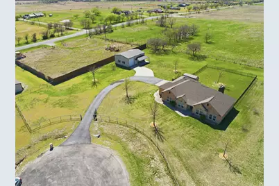 109 Heritage Parkway W, Decatur, TX 76234 - Photo 3