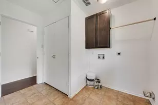 301 Lipscomb St, Cleburne, TX 76031 - Photo 9