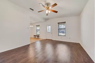 301 Lipscomb Street, Cleburne, TX 76031 - Photo 3