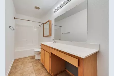 301 Lipscomb Street, Cleburne, TX 76031 - Photo 15