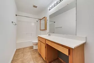 301 Lipscomb St, Cleburne, TX 76031 - Photo 15