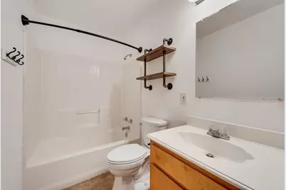 301 Lipscomb Street, Cleburne, TX 76031 - Photo 11