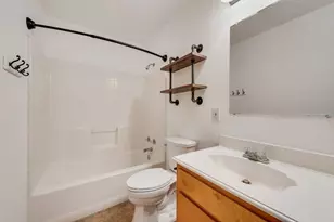 301 Lipscomb St, Cleburne, TX 76031 - Photo 11