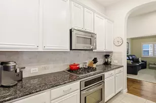 2913 Mandalay Dr, Little Elm, TX 75068 - Photo 9