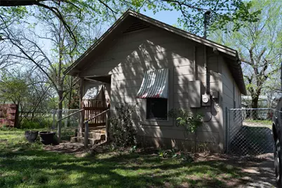 707 Ritchey Street, Gainesville, TX 76240 - Photo 3