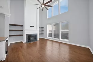 1015 W Bluff St, Fort Worth, TX 76102 - Photo 11