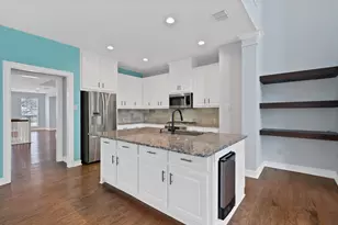 1015 W Bluff St, Fort Worth, TX 76102 - Photo 7