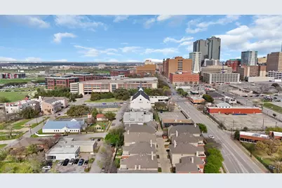 1015 W Bluff Street, Fort Worth, TX 76102 - Photo 3