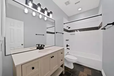 1015 W Bluff Street, Fort Worth, TX 76102 - Photo 27