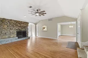 3526 Lakeridge Dr, Grapevine, TX 76051 - Photo 7