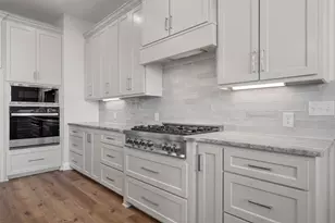 995 Galaxy Rd, Woodway, TX 76712 - Photo 9