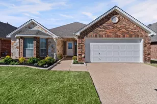 111 Crestway Dr, Cedar Hill, TX 75104 - Photo 1