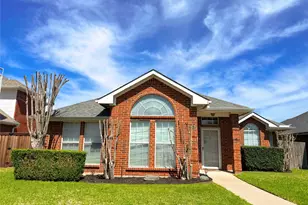 2213 Chapman Dr, Carrollton, TX 75010 - Photo 1