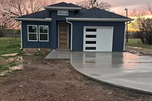 115 Gibson Ln, Valley View, TX 76272 - Photo 1