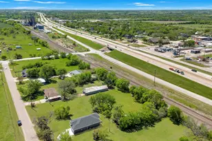 115 Gibson Ln, Valley View, TX 76272 - Photo 5