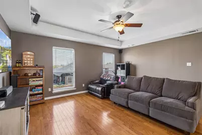 405 Stoneleigh Circle, Lake Dallas, TX 75065 - Photo 17