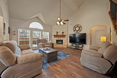 2815 Kaitlin Way, Grand Prairie, TX 75052 - Photo 7