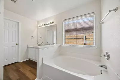 1914 Lennox Lane, Arlington, TX 76018 - Photo 17