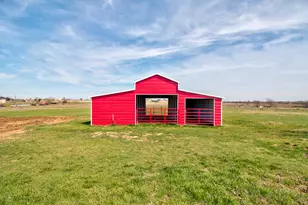 3884 E Lois Rd, Sanger, TX 76266 - Photo 35