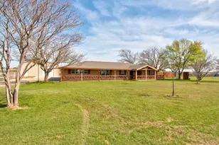 3884 E Lois Rd, Sanger, TX 76266 - Photo 5