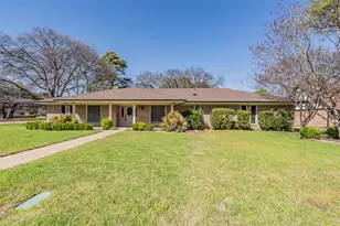 2415 Lakeview Cir, Arlington, TX 76013 - Photo 1