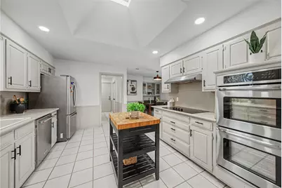 2415 Lakeview Circle, Arlington, TX 76013 - Photo 9