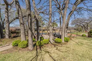 2415 Lakeview Cir, Arlington, TX 76013 - Photo 35