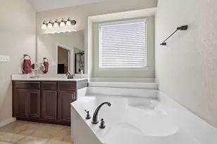 1029 Albany Dr, Fort Worth, TX 76131 - Photo 17