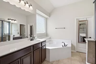 1029 Albany Drive, Fort Worth, TX 76131 - Photo 15