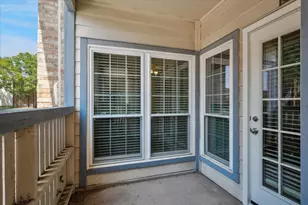 1601 Marsh Ln, Carrollton, TX 75006 - Photo 11