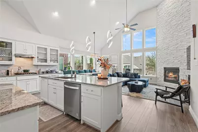 315 Chandan Way, Irving, TX 75063 - Photo 9