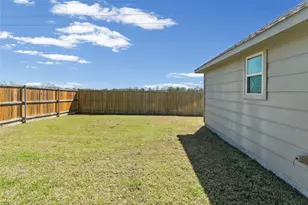 115 Apache Dr, Greenville, TX 75402 - Photo 25